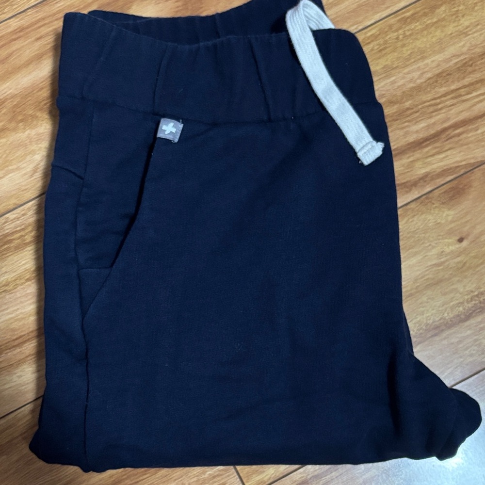 Figs scrub sweats